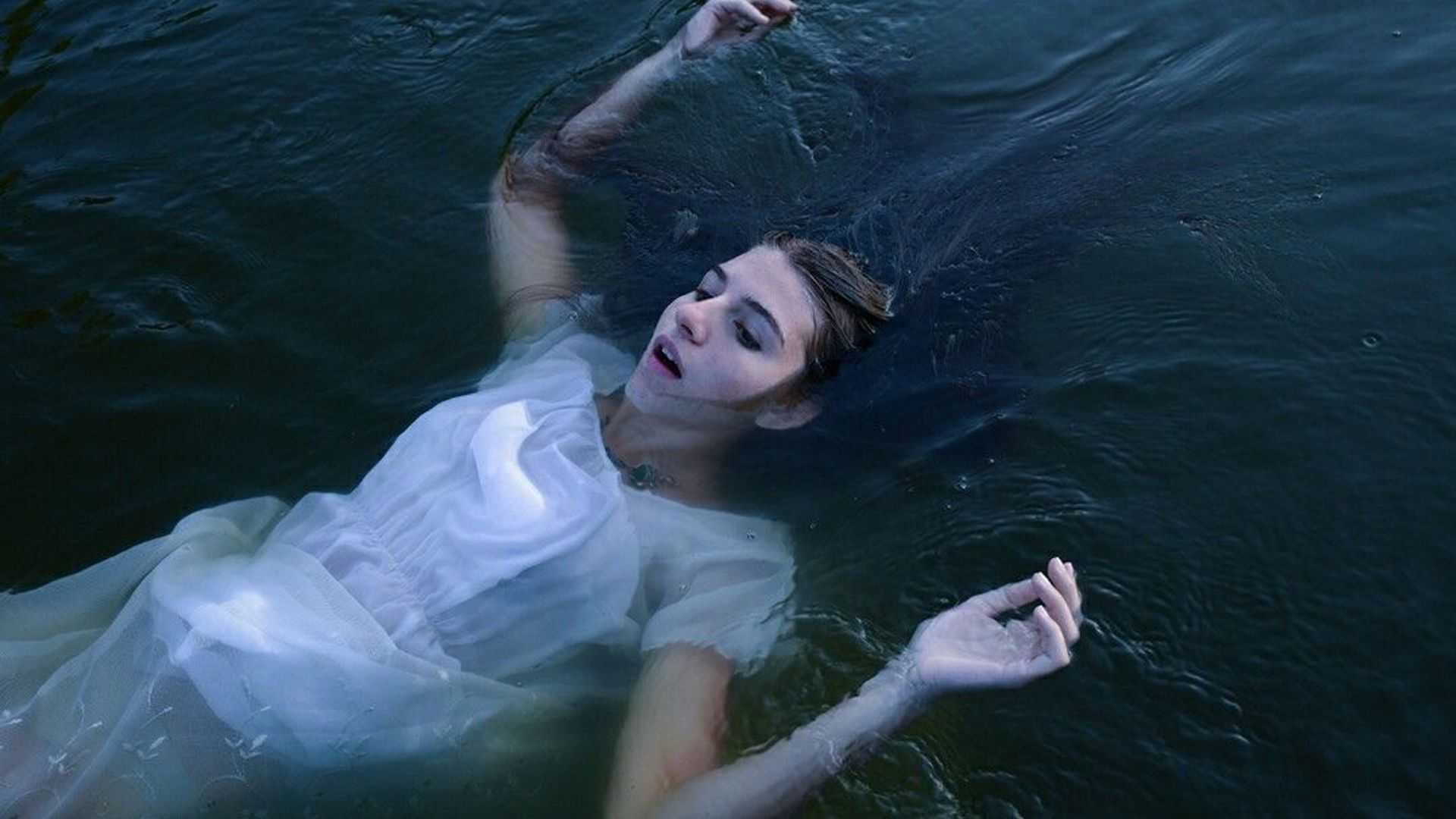 К чему снится вода
