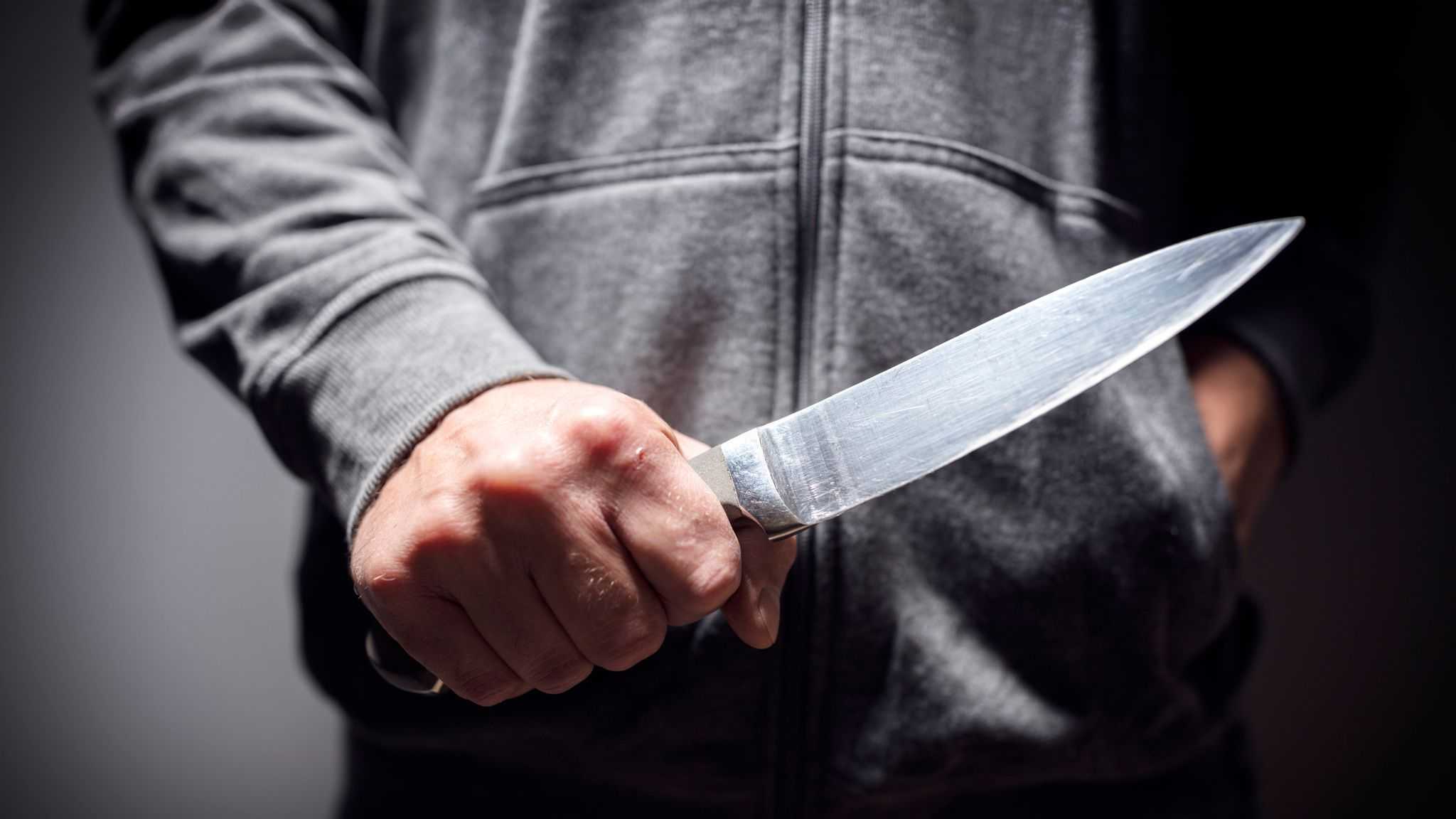 К чему снится  поножовщина во сне — по 90 сонникам! если видишь во сне поножовщина что значит?