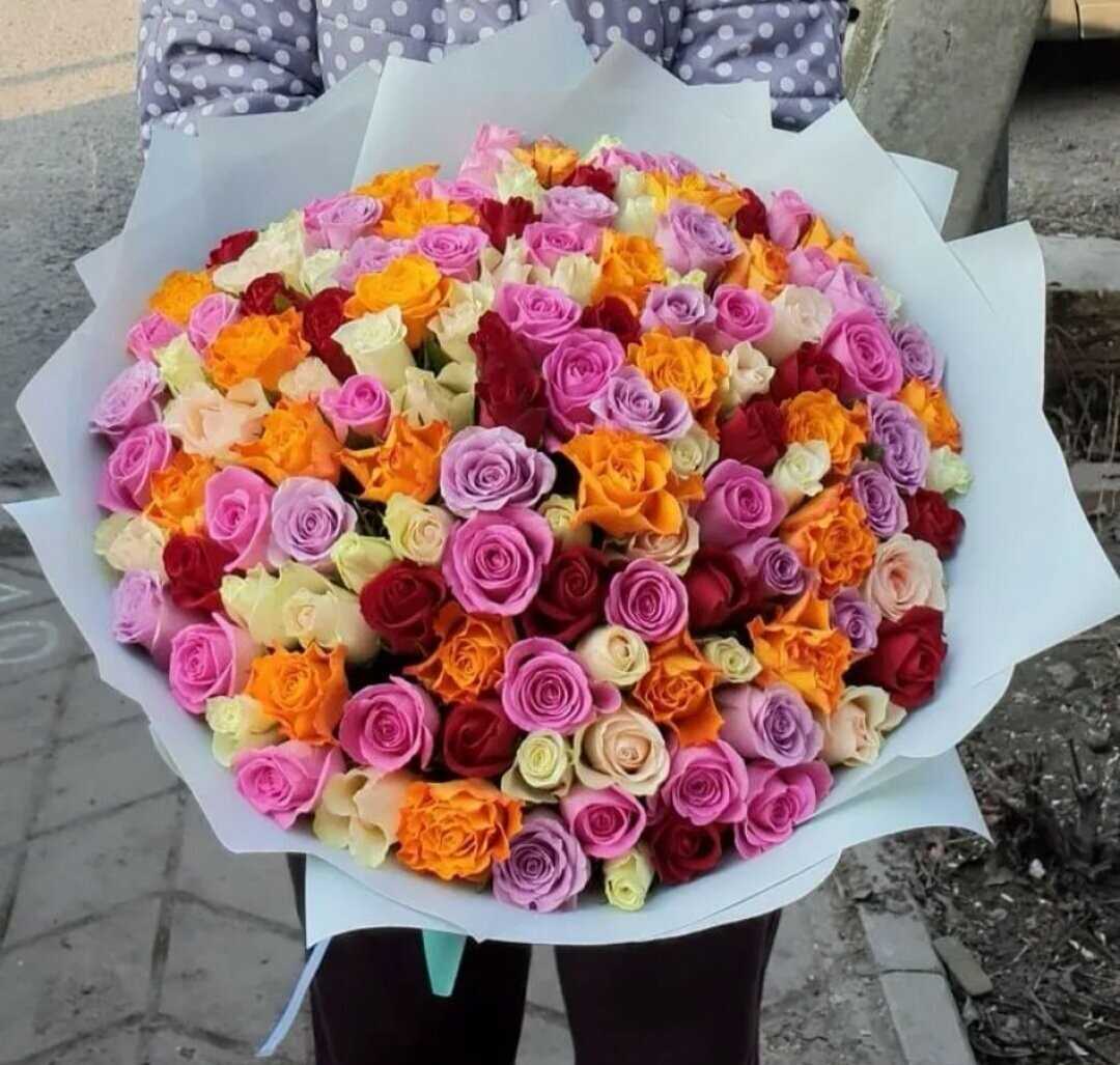 К чему снится букет цветов 💐 — топ толкований ✨ по 42 сонникам: что означает для мужчины или женщины видеть, держать или получать в подарок во сне красивый букетик
