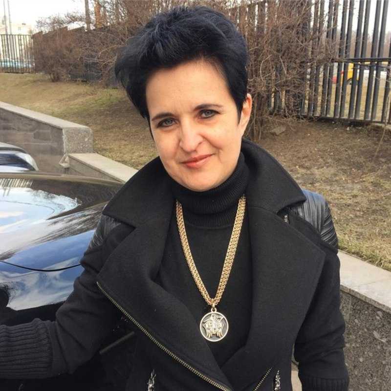 Кто такая Елена Голунова биография и личная жизнь финалистки 13ого сезона Битвы Экстрасенсов Что говорят о Елене официальный сайт и Википедия настоящее имя, возраст, семья и дети Отзывы тех, кто был на приеме у Елены Голуновой