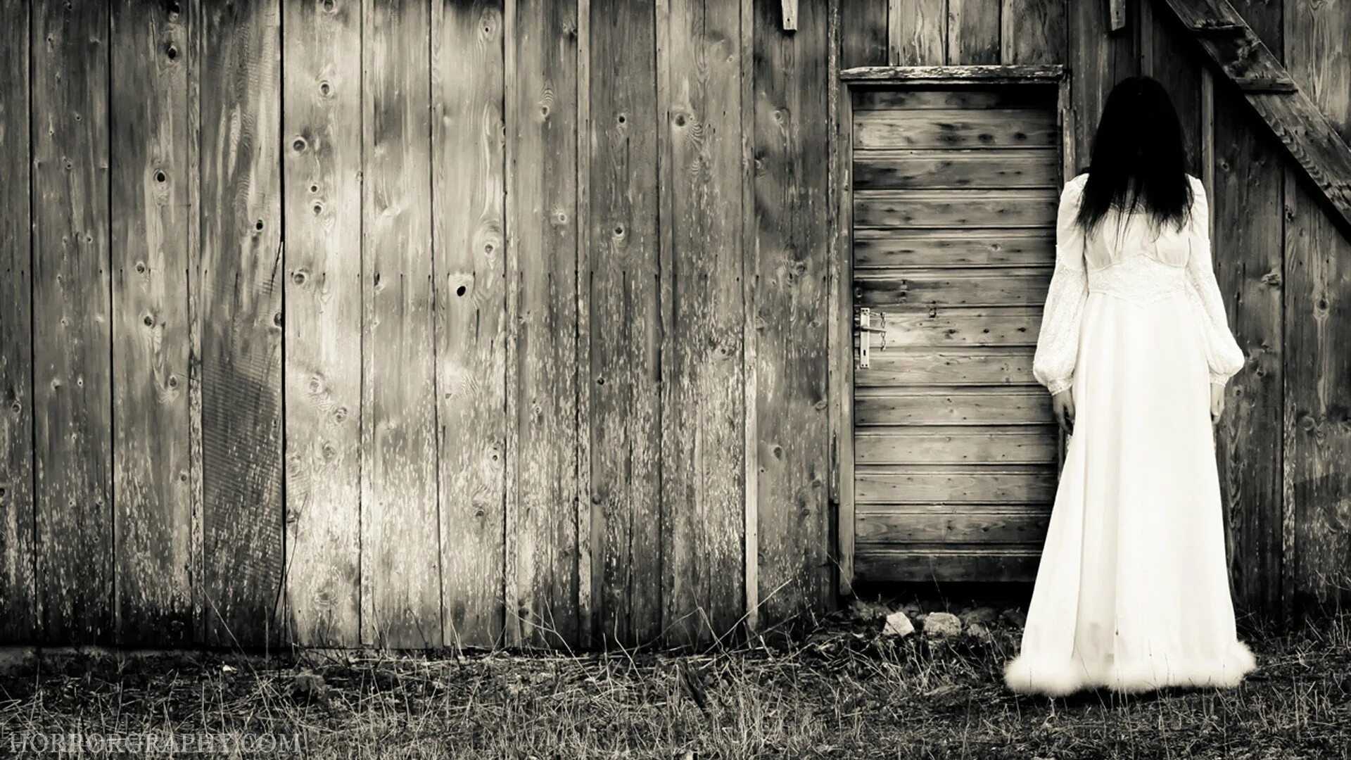 К чему снится черное платье – сонник
